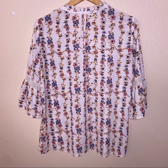 Pleione Peasant Floral Blue Pink Top Medium - Picture 6 of 9